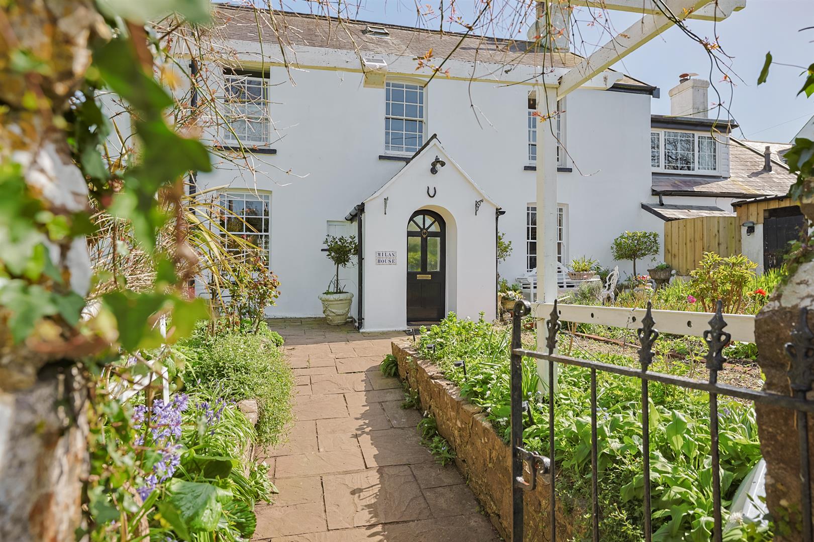 Milan House & Cottage, Overton Lane, Port Eynon, Swansea, SA3 1NR